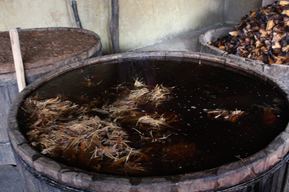 木桶に水を加える